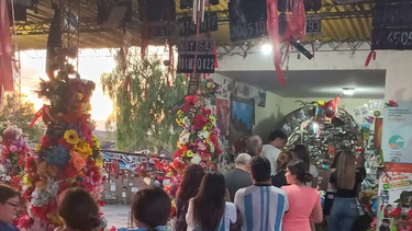 Cumpliendo promesas: sanjuaninos llegaron hasta la Difunta Correa tras la victoria de la Scaloneta