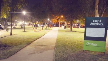 Una adolescente estaba tirada en la calle tan borracha que tuvieron que internarla