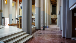 El Cristo retoma el brillo y los apóstoles hacen una mudanza histórica para que la Catedral de San Juan vuelva a los orígenes