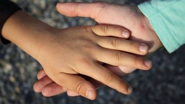 Adoptantes en mira: cuáles son las maniobras ilegales que terminan en drama