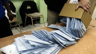 Balotaje: comenzó el escrutinio definitivo en San Juan y en todo el país