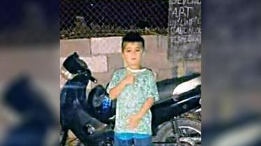 Nene aplastado por un contenedor: empezó a convulsionar y su casa terminó de caerse por la lluvia