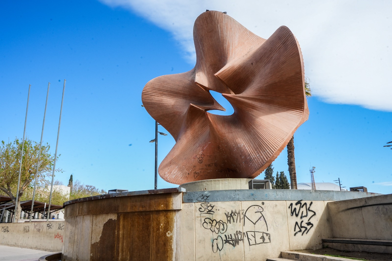 El monumento que se transformó en el Tinder sanjuanino y es un dolor de  cabeza para las autoridades