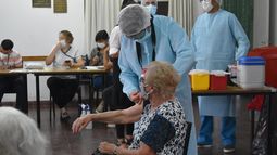 Se suspendió la vacunación a adultos mayores en todos los departamentos