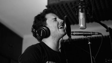 Temazo: un sanjuanino grabó un videoclip junto a Calamaro y ya es furor