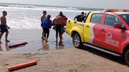 Rescataron a dos turistas argentinos que fueron arrastrados por la corriente en el mar de La Serena, en Chile.