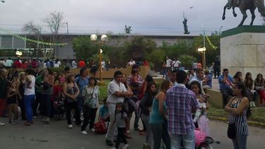 FNS: Largas filas para ingresar al predio