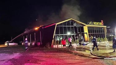 Dolor en Tailandia por el fallecimiento de al menos 13 personas al incendiarse una discoteca