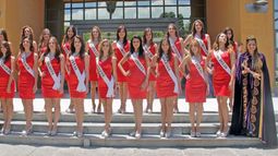 Con onda tanguera se presentaron las candidatas a Reina del Sol