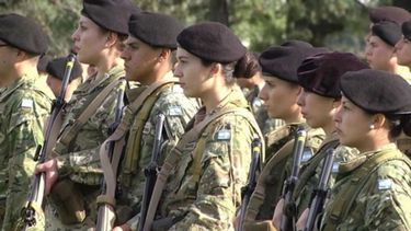 Amalia Granata quiere que vuelva el Servicio Militar obligatorio y sembró la polémica: dos referentes sanjuaninas opinan