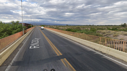 Otra vez la Ruta 20: un micro de larga distancia y un auto protagonizan un fuerte choque Otra vez la Ruta 20: un micro de larga distancia y un auto protagonizan un fuerte choque