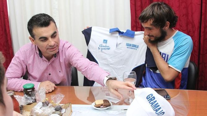 Chimbas recibió al atleta a cargo del Desafío Solidario