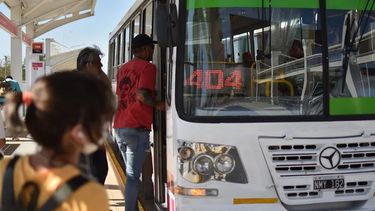 Desde el Gobierno local afirman que, a pesar del aumento del combustible, no subirá el pasaje de colectivo en San Juan.