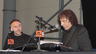 Con un auditorio lleno, Alejandro Dolina la rompió en Rawson