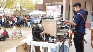 A puro café, los baristas desplegaron su destreza en el Chalet Cantoni