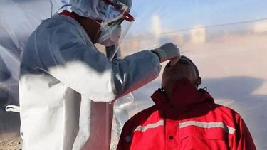 Escracharon y amenazaron a un sanjuanino con coronavirus: se defendió