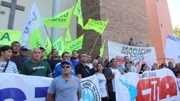 Sin actividad en escuelas, la UNSJ, bancos y el transporte público: el mapa del paro general en San Juan Sin actividad en escuelas, la UNSJ, bancos y el transporte público: el mapa del paro general en San Juan