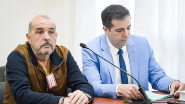 Gustavo Monti con su abogado.