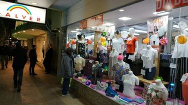 Desde el sábado, cambia otra vez el horario del comercio sanjuanino