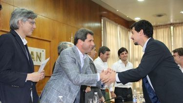 Premios a jóvenes emprendedores y lanzan nuevo concurso