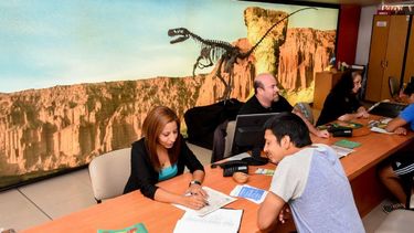 Oficina de informes de Turismo, cerrada por desinfección