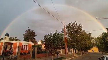 Lluvia, arcoiris y belleza en Jáchal
