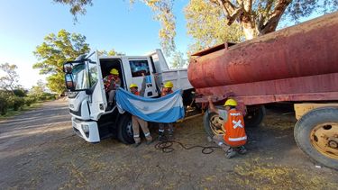 En Agua Negra, trabajadores de Vialidad, hicieron un mini banderazo tras la victoria de la Selección