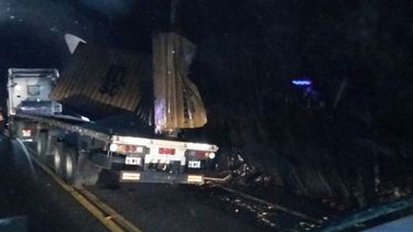 Desprendimientos y choques en el camino a Chile por el sismo