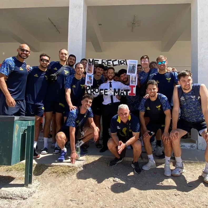 Fin de semana increíble!   Fue un camino largo que disfrute de punta a punta. Disfrute cada materia, cada clase, cada mate, cada charla con mis compañeros... Fui muy feliz los 4 años.Gracias familia y amigos d.webp