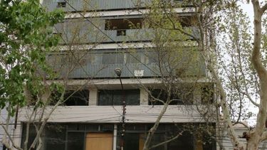 Operativo anti-ratas en un famoso megaedificio abandonado en el centro sanjuanino