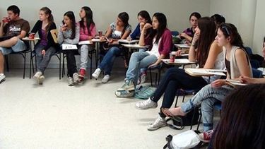 Iglesia ayuda a 150 jóvenes universitarios con becas