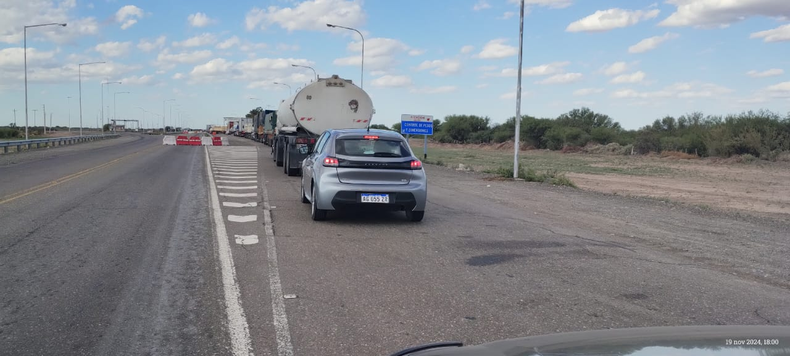 El cobro exclusivamente en efectivo de las barreras fitosanitarias en la provincia generaba demoras y quejas.