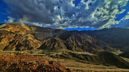 La mina Gualcamayo, en Jáchal, avanza hacia una transformación estructural que extiende su vida útil y refuerza su peso en la minería sanjuanina. La mina Gualcamayo, en Jáchal, avanza hacia una transformación estructural que extiende su vida útil y refuerza su peso en la minería sanjuanina.