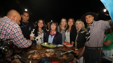 San Juan celebró la Feria de las Colectividades: un viaje multicultural en la Plaza Hipólito Yrigoyen