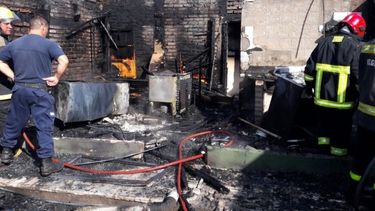 Familia que perdió su casa devorada por el fuego recibirá ayuda del Estado