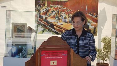 La obra de teatro de papel atrapó a los más chicos