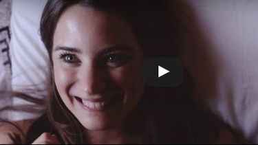 Malas lenguas, el nuevo e imperdible video de Labriegos con una ex Reina del Sol