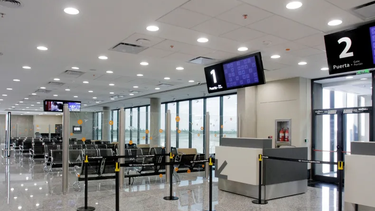 Cancelan más de 22 vuelos por un paro de pilotos de Aerolineas Argentinas: cómo afecta a San Juan