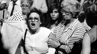 Mientras todos se morían, una propuesta teatral para traer a la memoria historias de las mujeres en la Dictadura