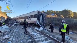 La investigación del accidente de tren en España apunta a una rotura de la vía, pero se busca esclarecer si fue causa o consecuencia del descarrilamiento