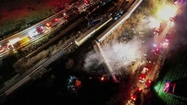 Impactante choque de trenes en Grecia: hay al menos 29 muertos y decenas de heridos