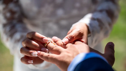 Una boda entre empleados del Banco Vaticano ha generado una enorme polémica.