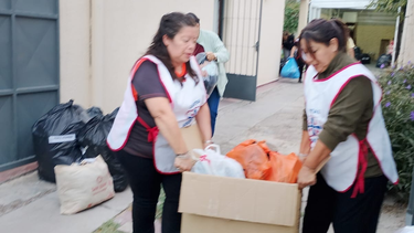 Cáritas trasladó un camión repleto con donaciones de los sanjuaninos para los vecinos de Jáchal afectados por el temporal.