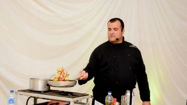 Mauricio Barón regresa con la punta de espalda a Cocineros Argentinos