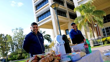 Carlos, el cafetero del Cívico