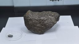 Insólito: lo detienen en Agua Negra intentando contrabandear un meteorito