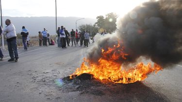 Los vecinos levantaron el corte en el Puente Blanco