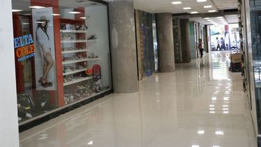 Abrió una galería comercial en un hotel abandonado del corazón del centro