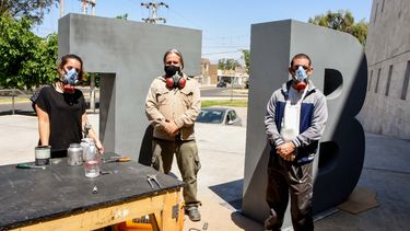Contra viento y pandemia: el Teatro del Bicentenario renovará sus emblemáticas letras