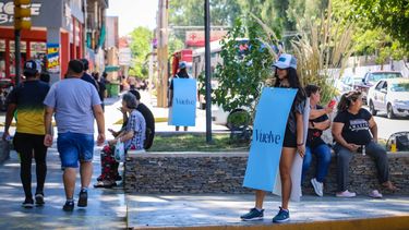 El centro sanjuanino se llenó de carteles con un enigmático mensaje